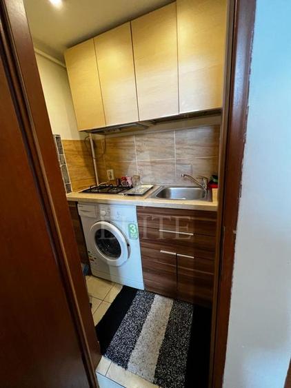 Apartament o camera în zona MAGAZINUL CENTRAL