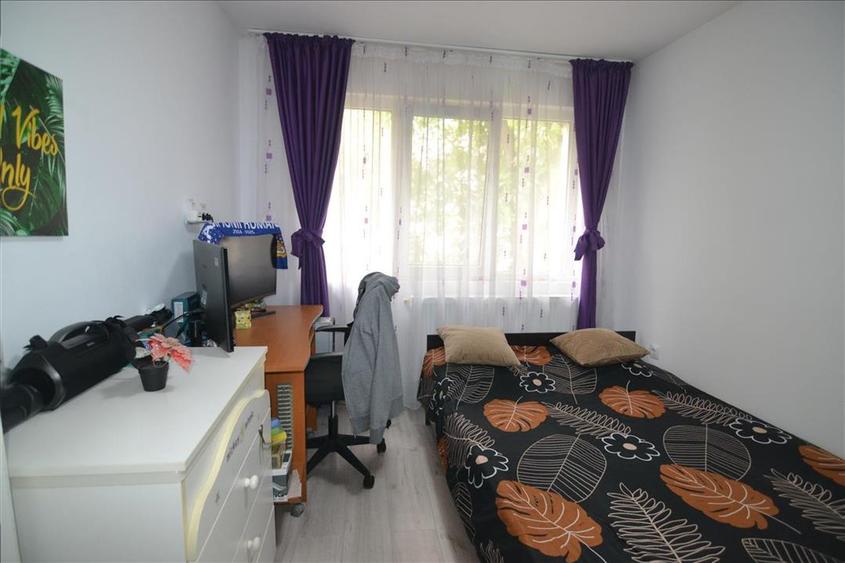 Exclusiv ! Apartament 2 camere Tractorul etajul 1