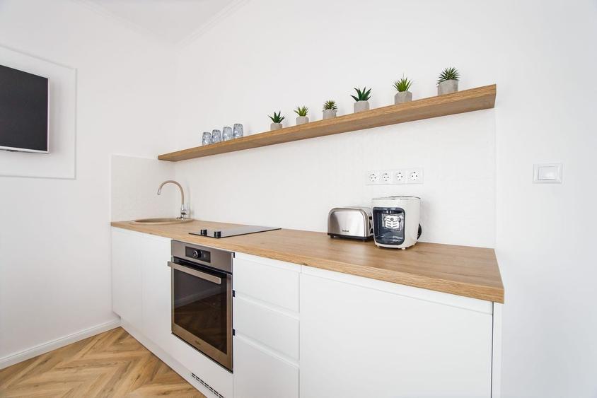 Apartament de închiriat la casă