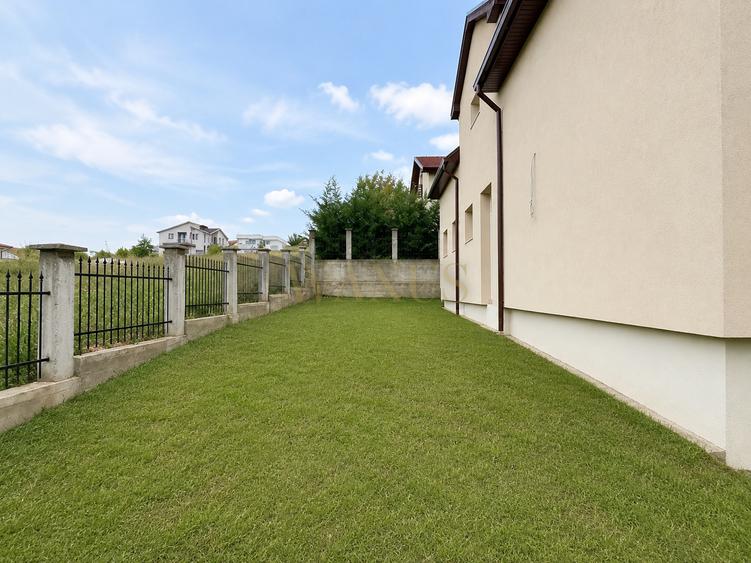 Casa Individuală cu Garaj - SU 220MP I ST 500MP - la Intrare in Chinteni