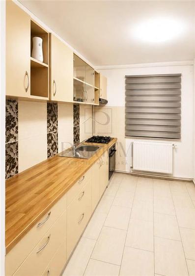 DAMBOVITA - 3 CAM - DECOMANDAT - CENTRALA PROPRIE - RENOVAT - PRET EXCELENT