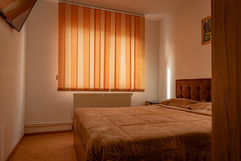 3 camere renovat, mobilat, balcon