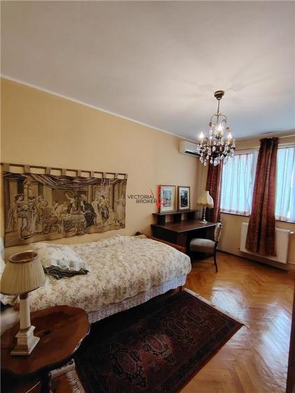 Apartament 3 camere zona Calea Grivitei Podul Grand
