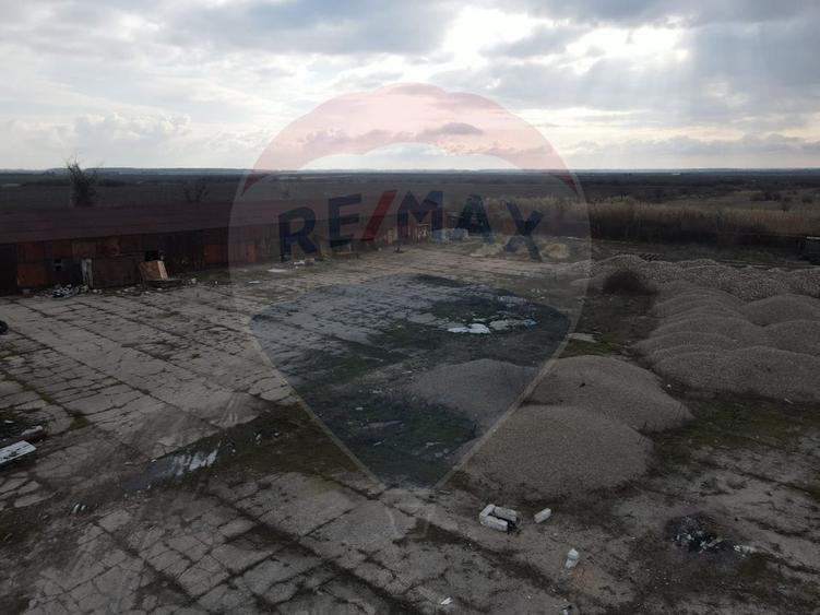 Spațiu industrial hale cu teren in zona Mihai Bravu Ploiesti