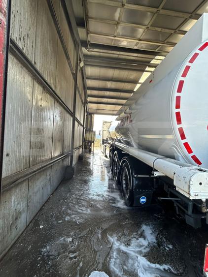 SPATIU DE INCHIRIAT DESTINAT REPRATIILOR AUTO, UTILAT CORESPUNZATOR/VULCANIZARE