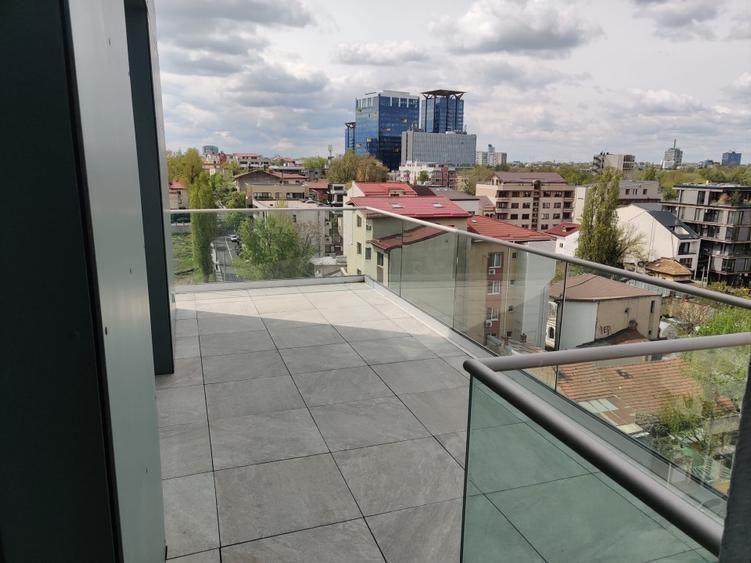Bloc boutique / Floreasca / vedere lac