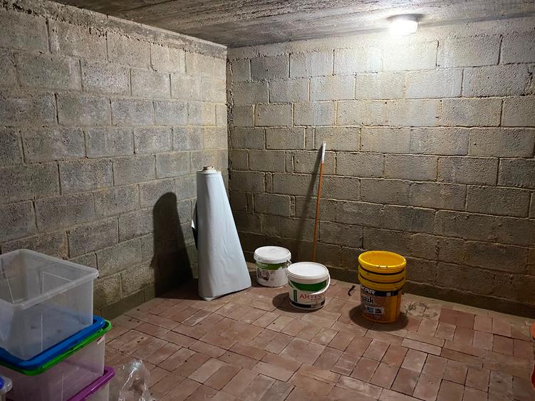 De Vanzare Casa Dumbraveni