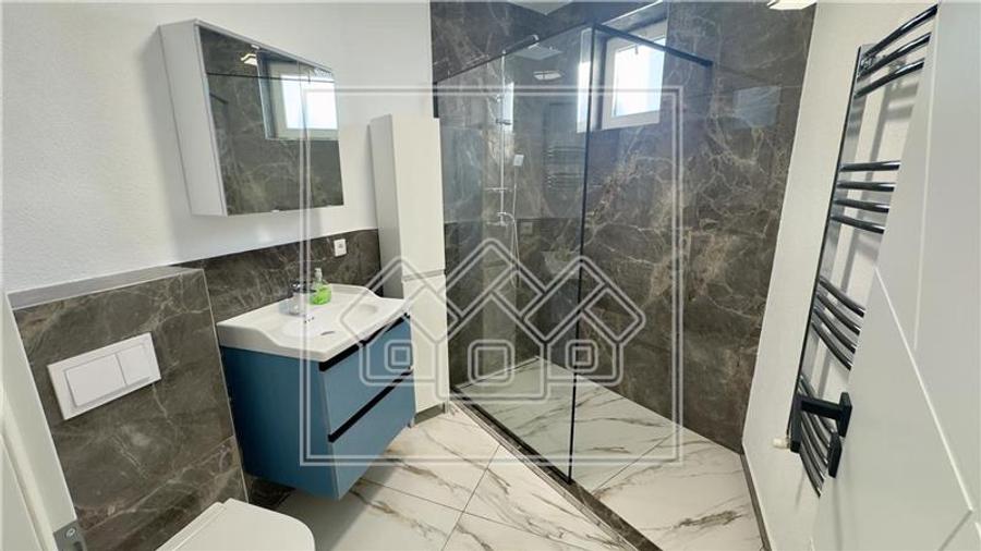 Apartament 2 camere, renovat, parcare, decomandat, etaj intermediar