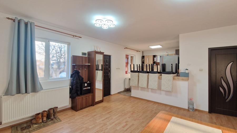 VILA cu 7 camere si teren in Comuna BUTURUGENI, GIURGIU