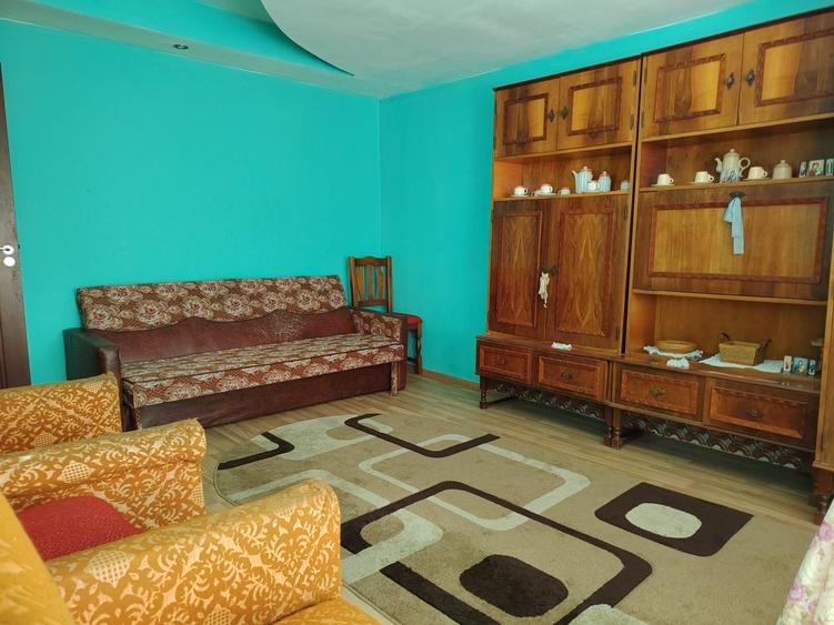 2 camere decomandat Valea Rosie - Rovinari