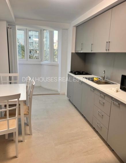 Locatie de exceptie in centrul capitalei,stradal pe Bd. DECEBAL renovat integral - 3