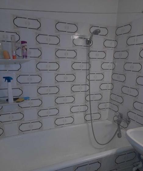 Apartament 3 camere 2 bai bloc 1980 zona Drumul Taberei
