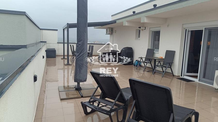 De închiriat | Penthouse Modern cu Terasă Panoramică – Sibiu -Zona ind.Vest