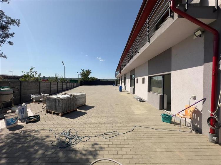 Spatii birouri, showroom, depozit de la 36mp la 72mp zona Mall Moldova