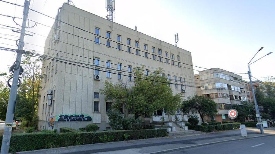 Cladire comerciala 1.493 mp + Teren 825 mp - Ploiesti