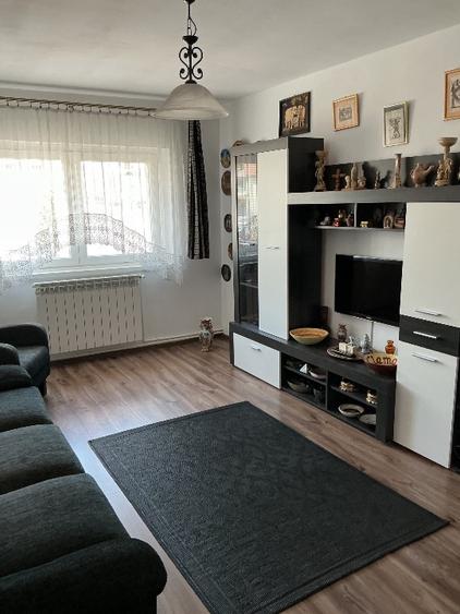 Proprietar vând apartament 2 camere
