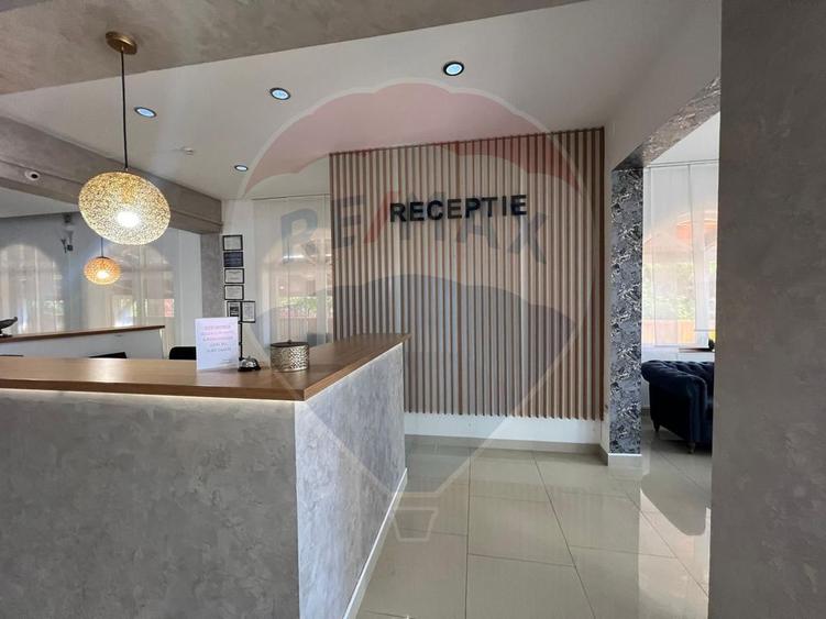 Hotel / Pensiune cu 43 camere de vânzare în Costinesti