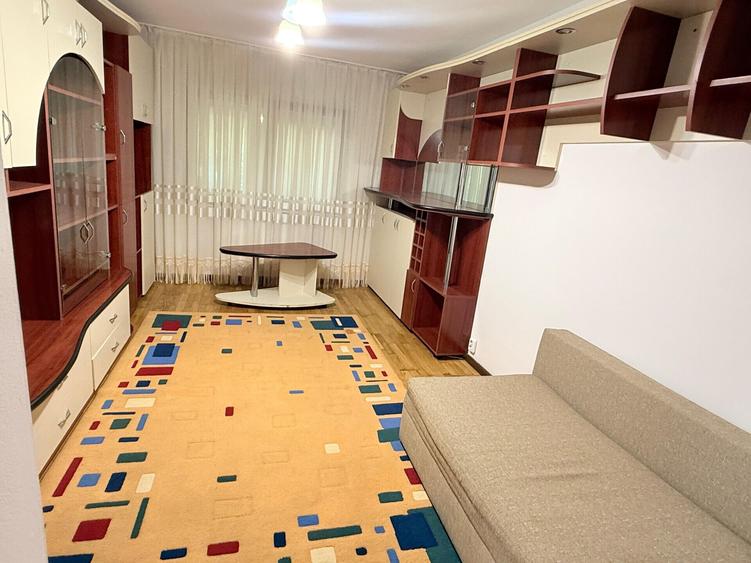 CANTA, MOARA DE FOC, APARTAMENT SPATIOS CU 3 CAMERE, 2 BALCOANE