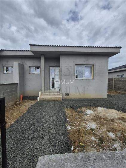Duplex pe parter - 2 dormitoare - 2 bai - zona in dezvoltare - 3