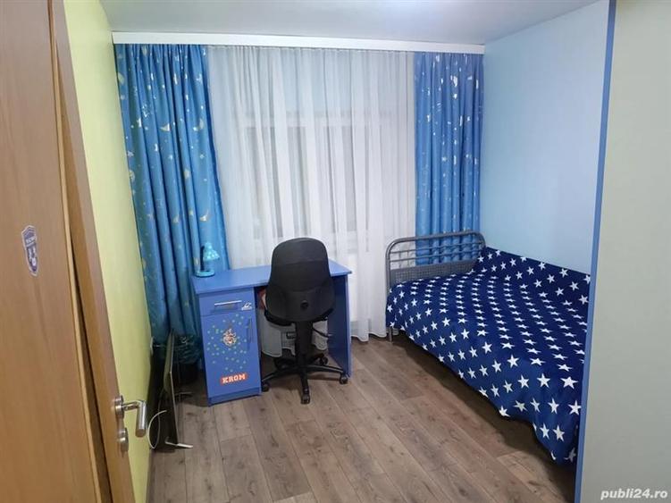 Decomandat, etaj 1 cu 2 bai si 2 balcoane