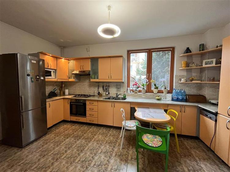 De vanzare/inchiriat casa tip dulex in zona Platoul Cornesti