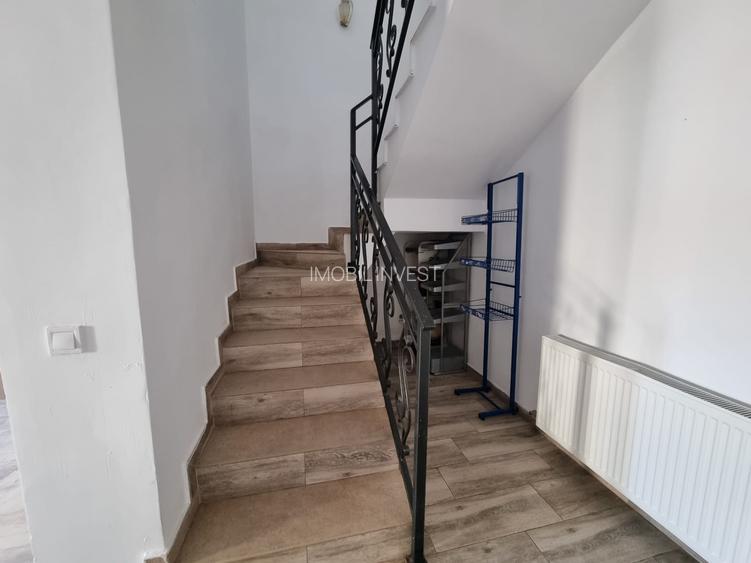 Casă înșiruită de închiriat | 3 dormitoare | Terasă 16 mp | 600 € - 8
