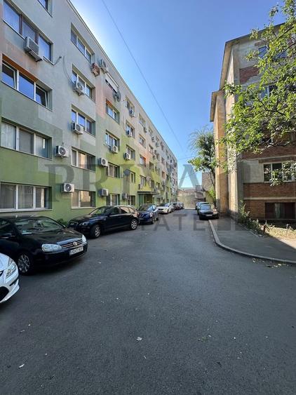 Garsoniera renovata, 26 mp, etaj 2, Complex Studențesc