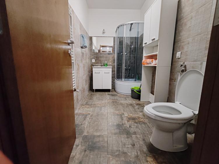 Apartament 2 camere liber la vanzare zona Coresi