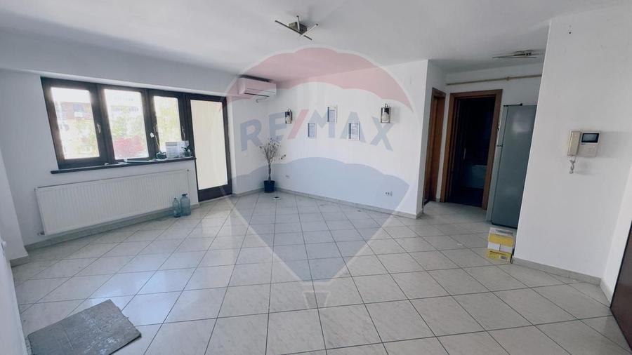2 camere, central, A.I Cuza ideal pentru firmă, liber