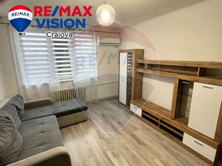 Apartament cu 2 camere de închiriat în zona Central