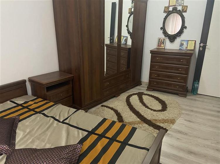Apartament 4 camere , zona Piata Moldovei -Scoala nr 2 , decomandat 80 mp , imbu