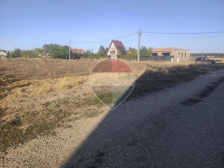 Teren Gepiu cu dublu front stradal