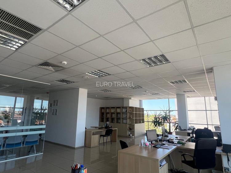 birou  elegant, mobilat,luminos, supraf. vitrata mare, lift , 241 mp, Bd. Mamaia - 17