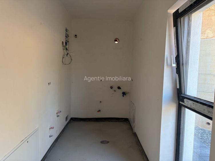 Casa individuala 4 camere, 3 bai, S+P+ET, garaj, terasa