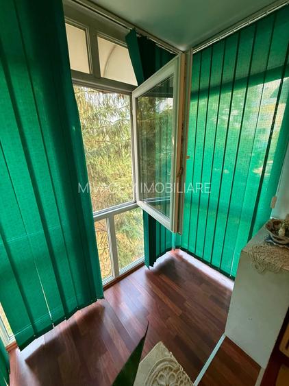 Apartament 4 camere Rovine-Posta , Etaj 1 - 3