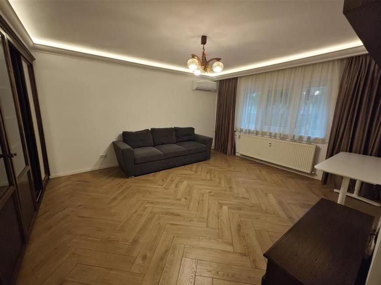 Inchiriere apartament cu 3 camere sos.Panduri