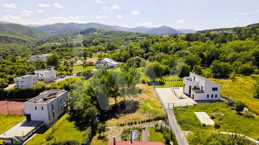 Teren 1340 mp în Cisnădioara – Cu Vedere la Cetatea Medievală și Munții Făgăraș - 6