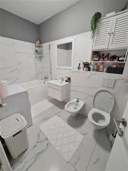 Apartament 2 camere, Loc de parcare subteran si boxa, Zona Tractorul, Brasov
