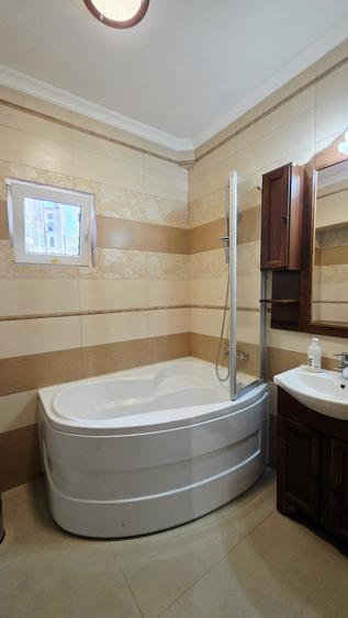 Vanzare 3 camere Metrou Universitate *Batistei * TNB