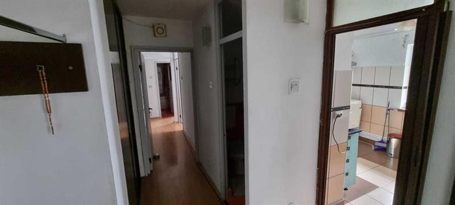 Apartament 3 camere, decomandat, Lapus