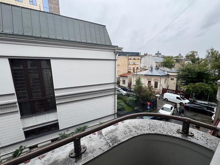 Inchiriere apartament trei camere renovat lux ideal firma/rezidenta Piata Amzei