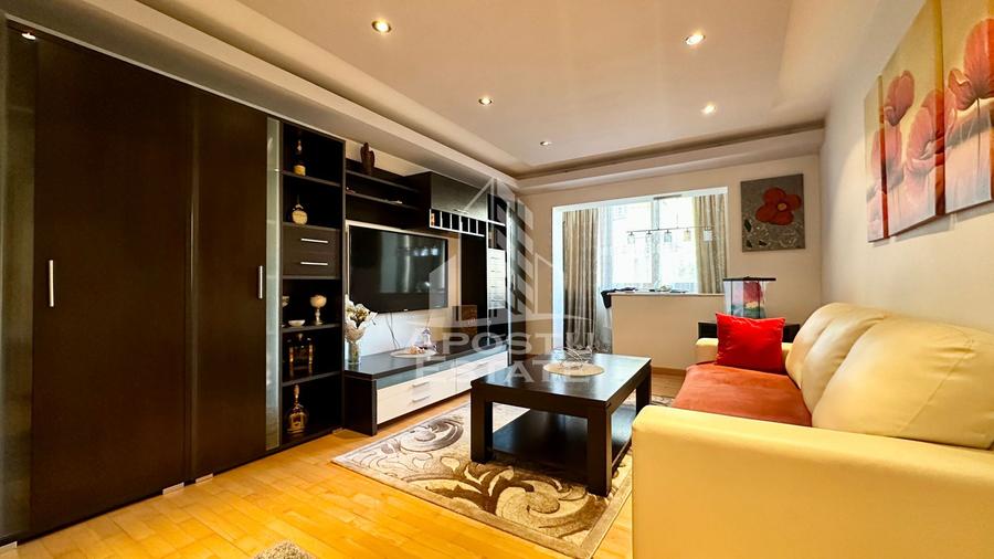 Apartament cu 3 camere, decomandat, etajul intai, Bucovinei