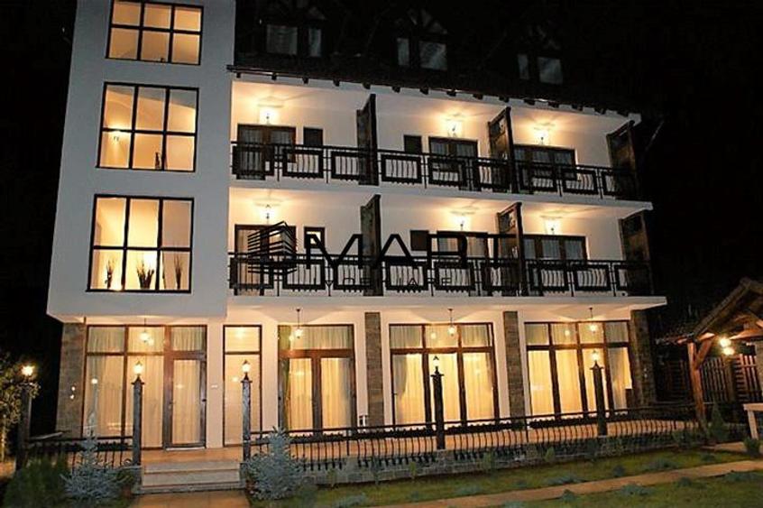 Pensiune 12 camere teren 200mp Valea Lotrioarei