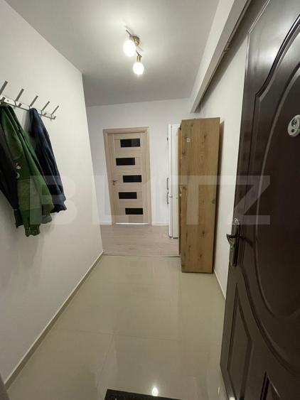 Apartament cu 3 camere, semidecomandat, mobilat si utilat, parcare, zona Teilor