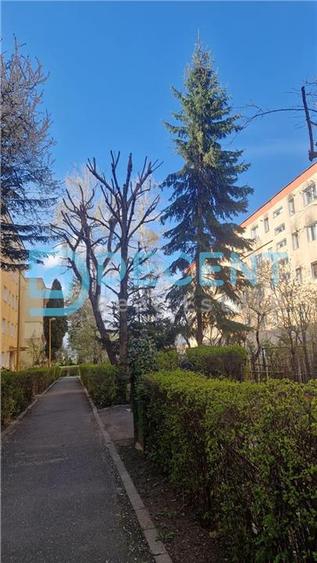Apartament 2 camere Florilor, comision 0, etaj intermediar, loc de parcare