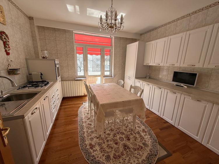 Apartament + Mansardă + Subsol în vilă – Dorobanți