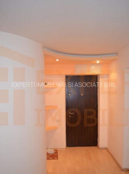Apartament situat in zona DACIA - 7