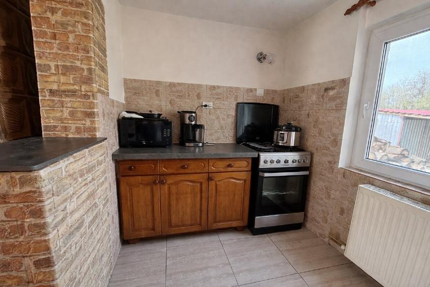 Casă P+E de vânzare – 3568mp + padure 10000mp, Budieni, comuna Scoarța, Gorj