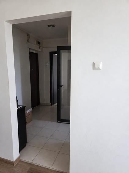 Far , Abator , 3 camere etaj intermediar