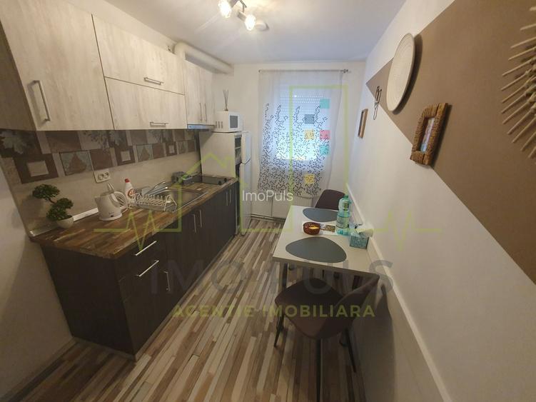 Casa + 5 apartamente + spatiu de inchiriat + parcari. Pretabil locuit + afacere - 8